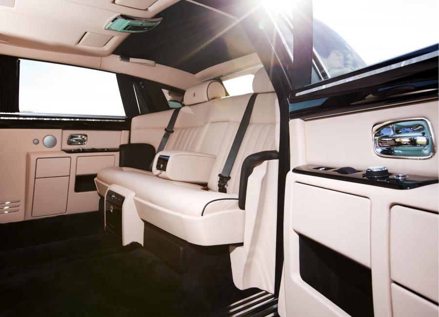  Rolls-Royce Phantom EWB 2011 года  (фото 3 из 6)